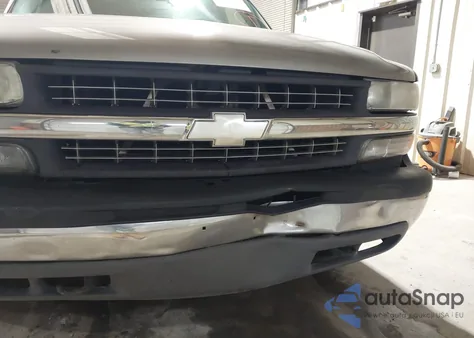 2001 Chevrolet Silverado 1500 Ls z USA, uszkodzony, nr VIN 2GCEC19T511144617